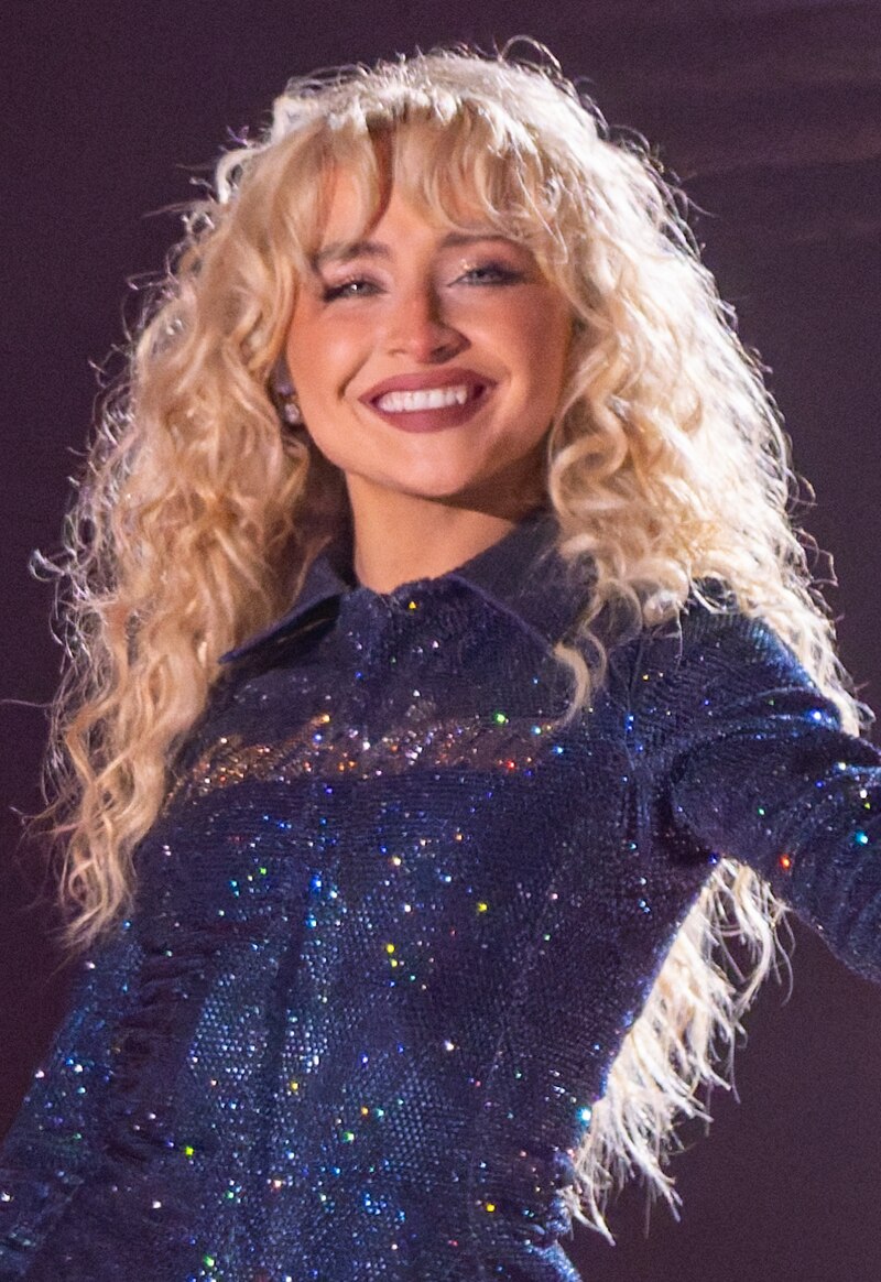 Imagen de la cantante Sabrina Carpenter en uno de sus shows